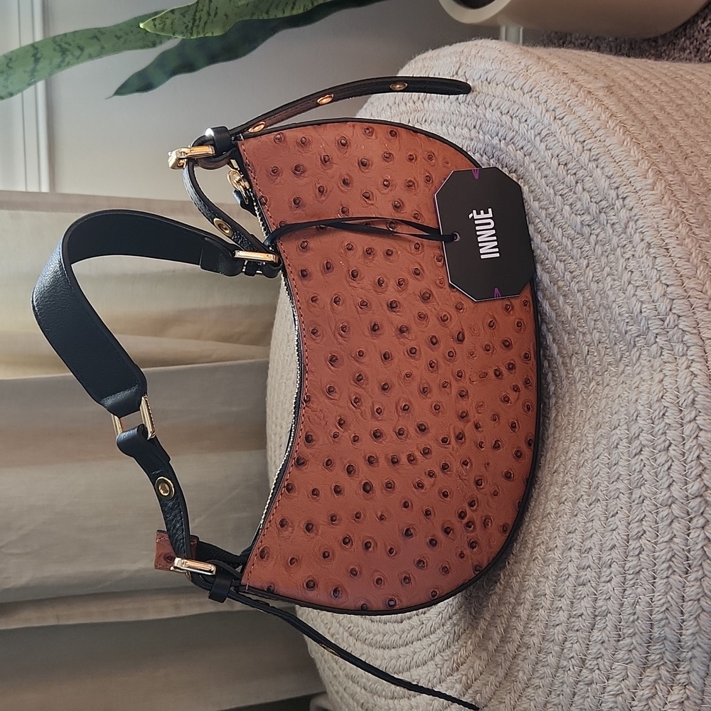 INNUE  Ostrich embossed leather